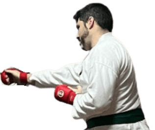 Alumno adulto de karate en andalucia